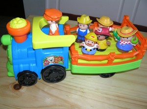little people farm train