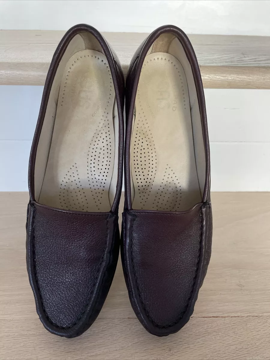 SAS Tripad Comfort Foot Bed Women s Shoes Size 8 Slim Brown Leather Loafers USA