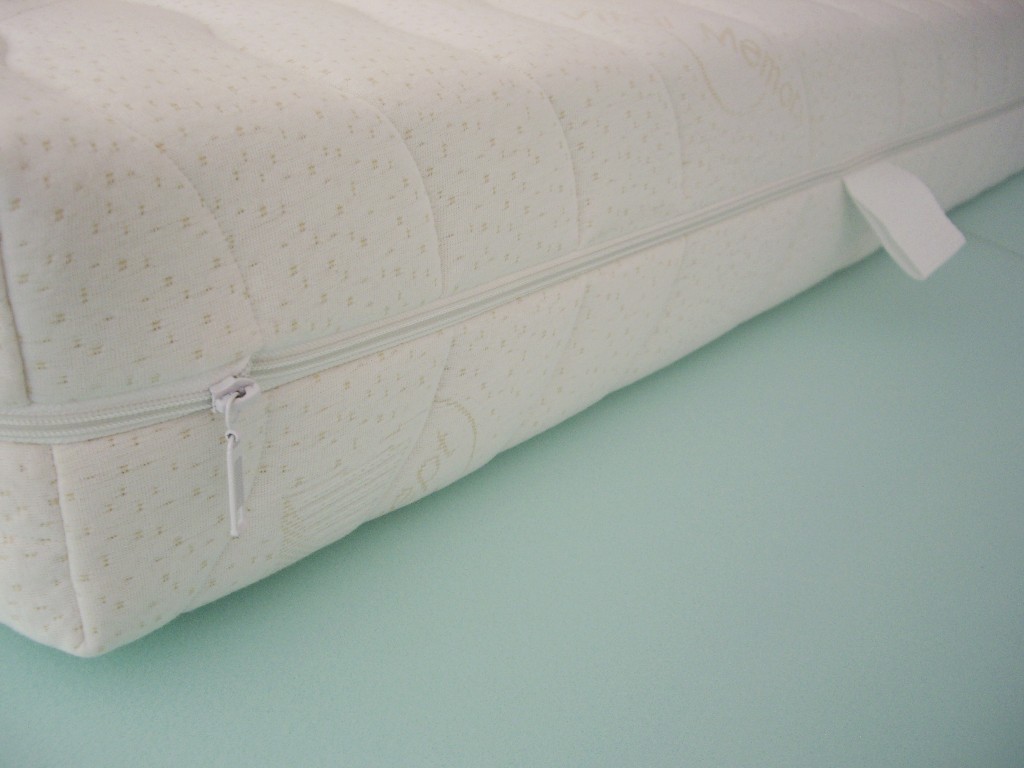 7-Zonen Kaltschaummatratze 90x200 cm Bezug waschbar allergikergeeignet NEU 7-Zonen Kaltschaummatratze 90x200 cm Bezug waschbar allergikergeeignet NEU