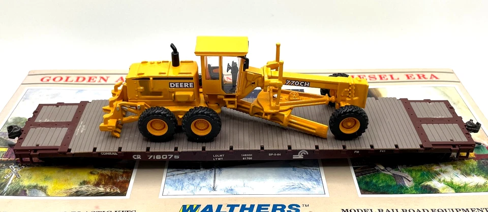 HO WALTHERS 932-3760 54' GSC FLAT CAR CONRAIL CR WITH JOHN DEERE GRADER 770CH - Image 2 of 2