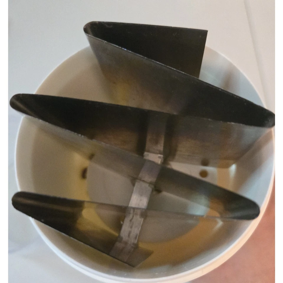 Picadora de alimentos Zyliss Swiss cuchillas giratorias de acero inoxidable - afiladas Foto 3 de 3