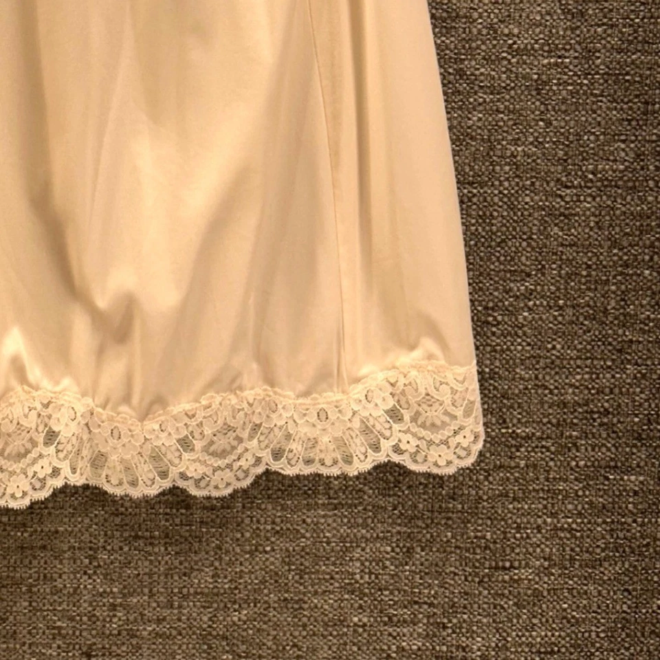 Falda de Colección Olga para Mujer Media Sin Mangas Talla L Champagne Ribete de Encaje Medio Slip Falda Foto 2 de 4