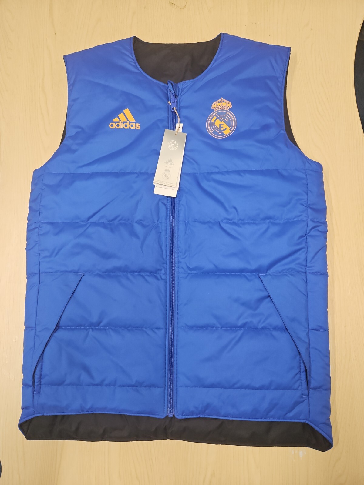 Chaleco Acolchado Reversible Real Madrid Azul Negro Adidas Fútbol Gillet Para Hombre