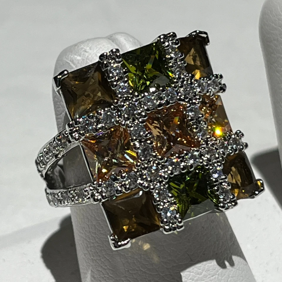 时尚鸡尾酒戒指 绿色 多色 镀白金 尺寸 6、7、8 — 第 2/4 张图片