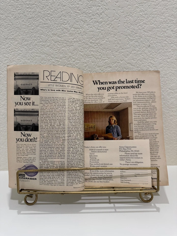 Mademoiselle Magazine December 1973  •  Holiday/Christmas Issue • No Label Foto 3 de 4