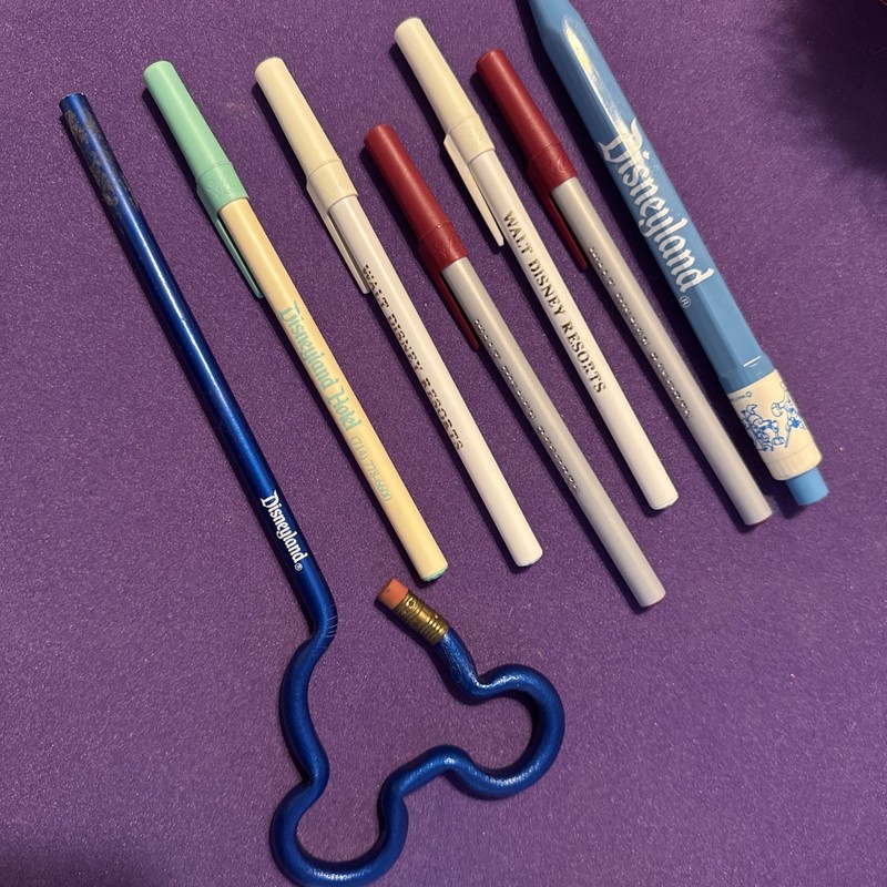 Disneyland & Walt Disney resorts pen and pencil mickey (7)