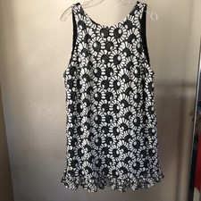 Urban Outfitters Shift Sleeveless Open Back Dress Size Large Black and White