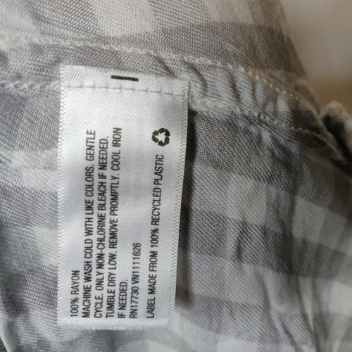 Isabel Maternity women's L shirt gray/white checked collar button up long sleeve - Picture 5 of 5