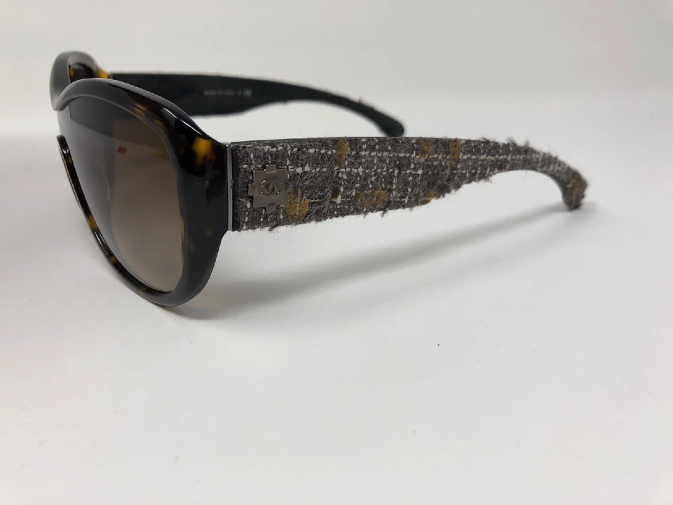 香奈儿 5242 c.714/3B 135 3N 蝴蝶盾 哈瓦那 棕色 渐变斜纹 CQ36 — 第 2/4 张图片