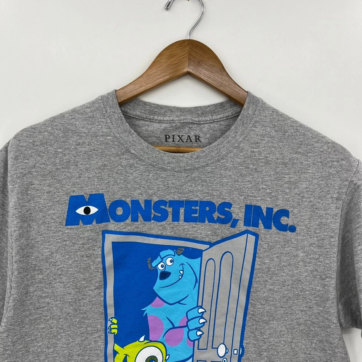 Pixar Monsters Inc T-Shirt Adult Size M Gray Sulley Mike Wazowski