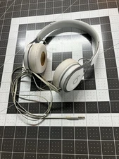 Used Apple Beats by Dr. Dre White