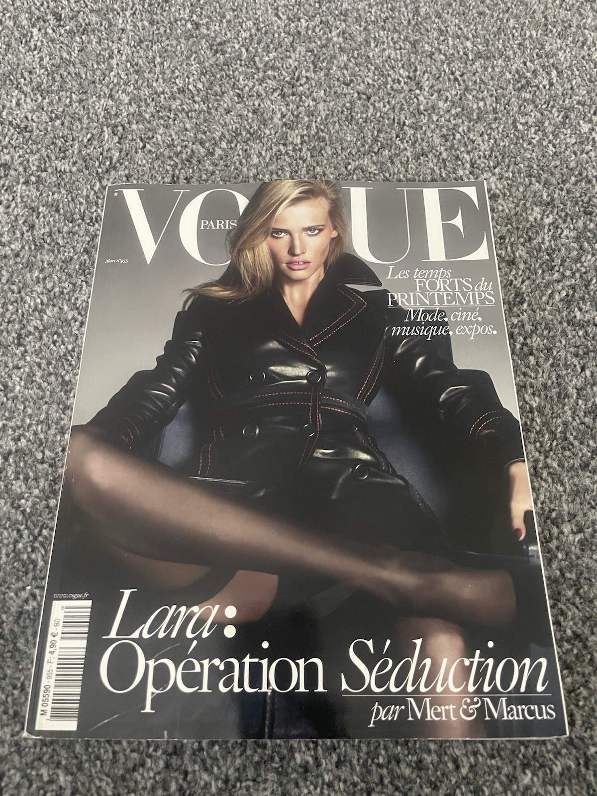 Vogue Paris Magazine March 2015 #955 Lara Stone Cover
