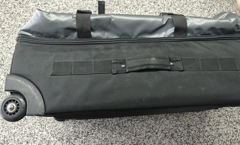 RVCA Voyage Roller Luggage 95L - Black - Image 3 of 4