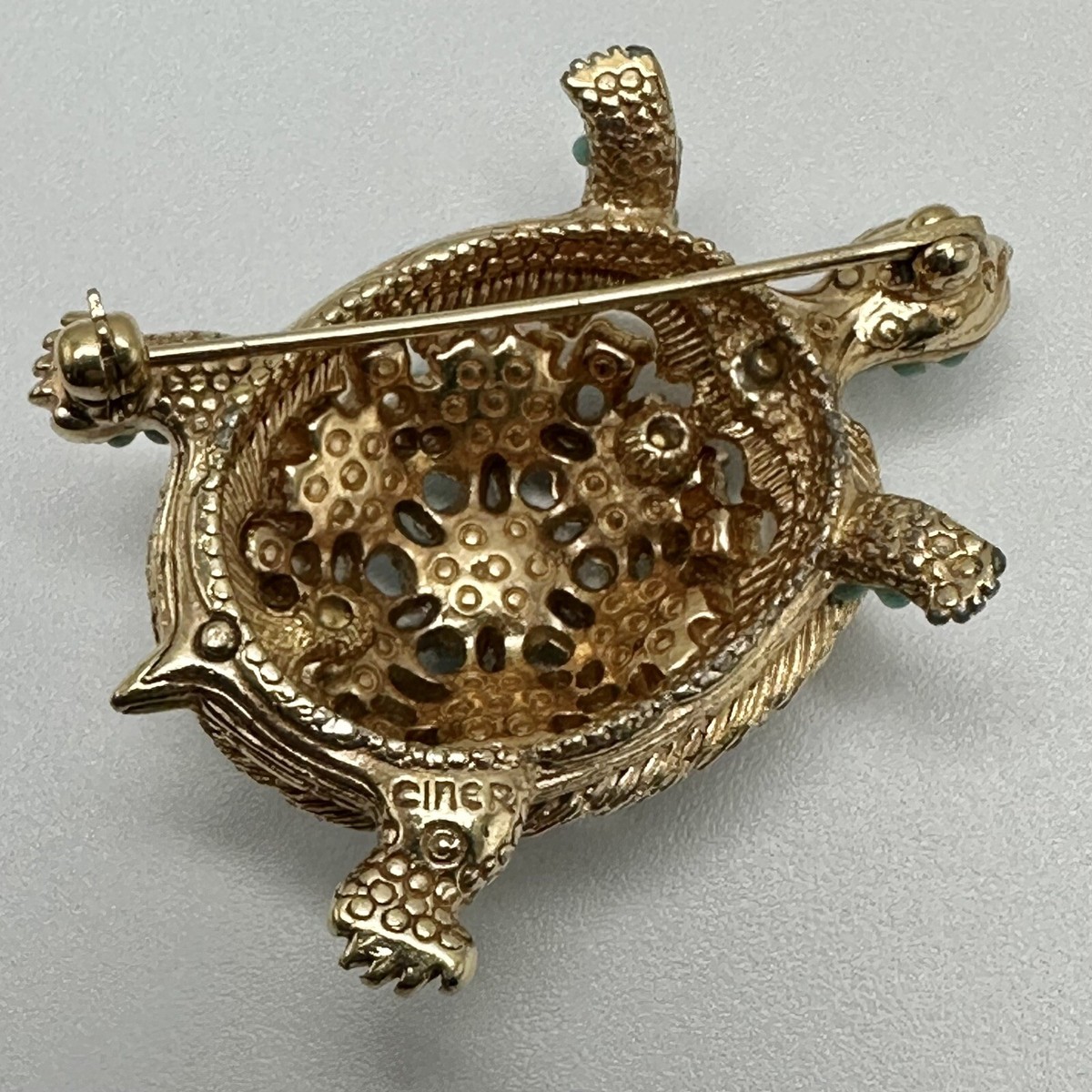 Vintage Ciner Signed Turquoise Turtle Brooch Pin Beaded Gold Vintage Ciner Signed Turquoise Turtle Brooch Pin Beaded Gold