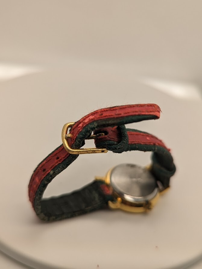 VINTAGE Gucci 3000L 18k Gold Plated Women's Watch with Red and