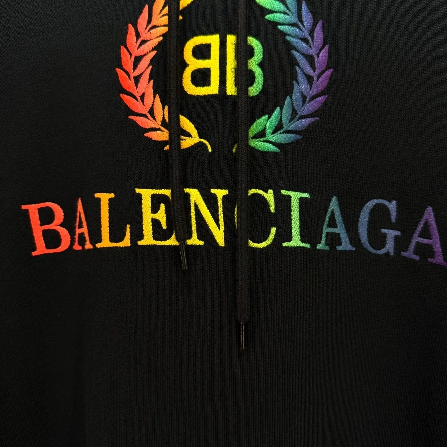 Balenciaga Laurel Rainbow felpa con cappuccio oversize nera 124453352