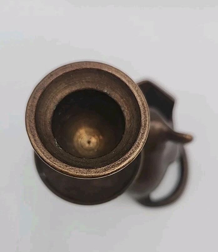 Suporte de vela cônico de leitura de mouse de latão em excelente estado usado - Imagem 3 de 4