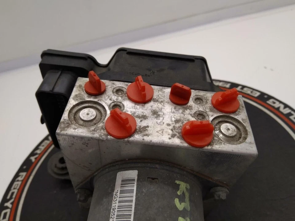 Bomba y módulo ABS Volkswagen Sharan MK2 2016 7N0614109S Foto 4 de 4