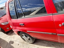 Porte arrière et accessoires Mazda DEMIO