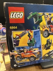 LEGO DC Comics Super Heroes: Batmobile and the Two-Face Chase (6864) NISB