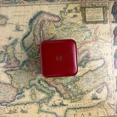 Rote Omega Uhren Box, Speedmaster, Seamaster. Sehr guter Zustand, vollständig