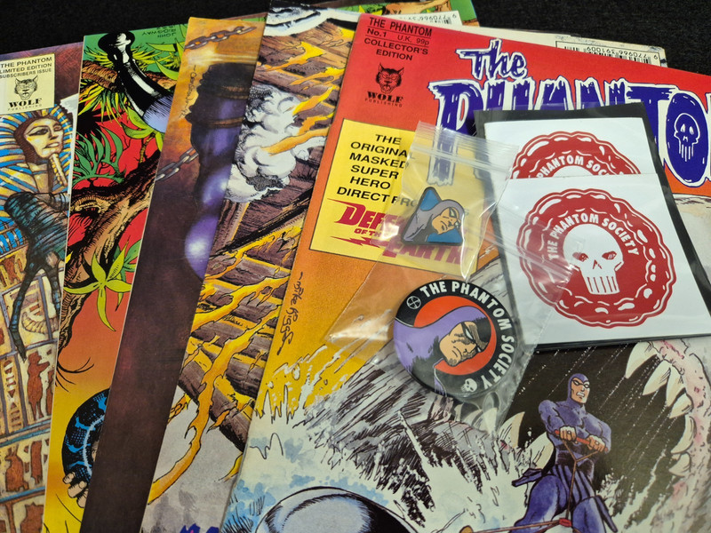 Wolf Publishing 1990's THE PHANTOM Ghost Who Walks Collectors Lot - Pin Badge
