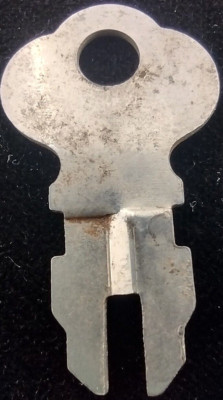 Vintage Key Tool Pronged Beveled Electrical Automotive Appx 1.5 