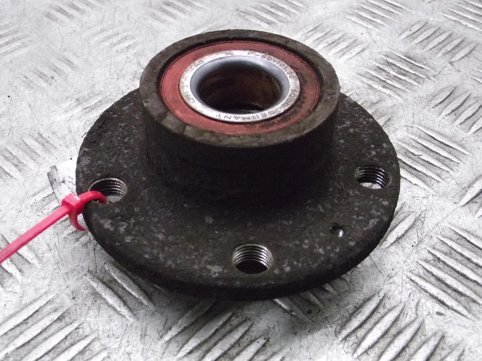 Volkswagen Polo Left Passenger N/S Rear Hub/Stub & Abs Mk5 1.2 Diesel 2009-2018N - Image 4 of 4