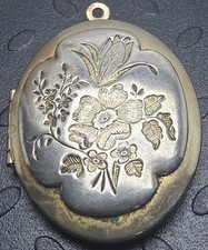 Vintage Two Tone Gold Silver Mixed Metal Etched Floral Rose Butterfly Locket: D4
