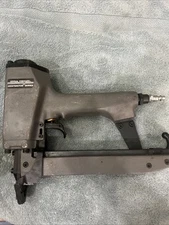 CENTRAL PNEUMATIC CONTRACTOR SERIES AIR BRAD NAILER - ITEM 362