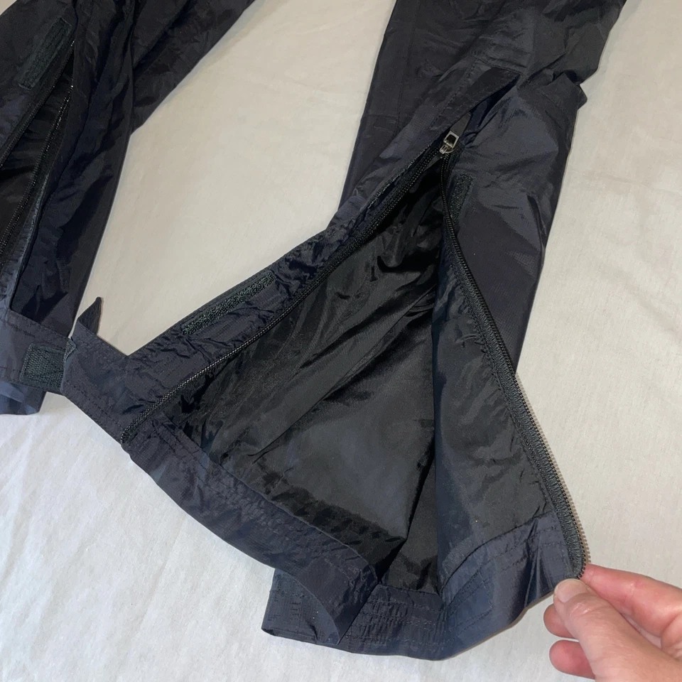 Calça feminina LL Bean XL preta Stowaway Gore-Tex impermeável - Imagem 3 de 4