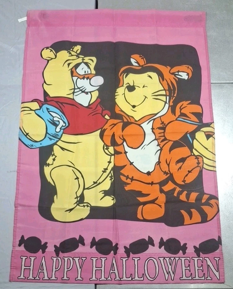 (2) Y2K 2000 Disney Winnie The Pooh & Tigger Halloween BANDERAS DE PATIO 42" X 28 1/2" Foto 2 de 4