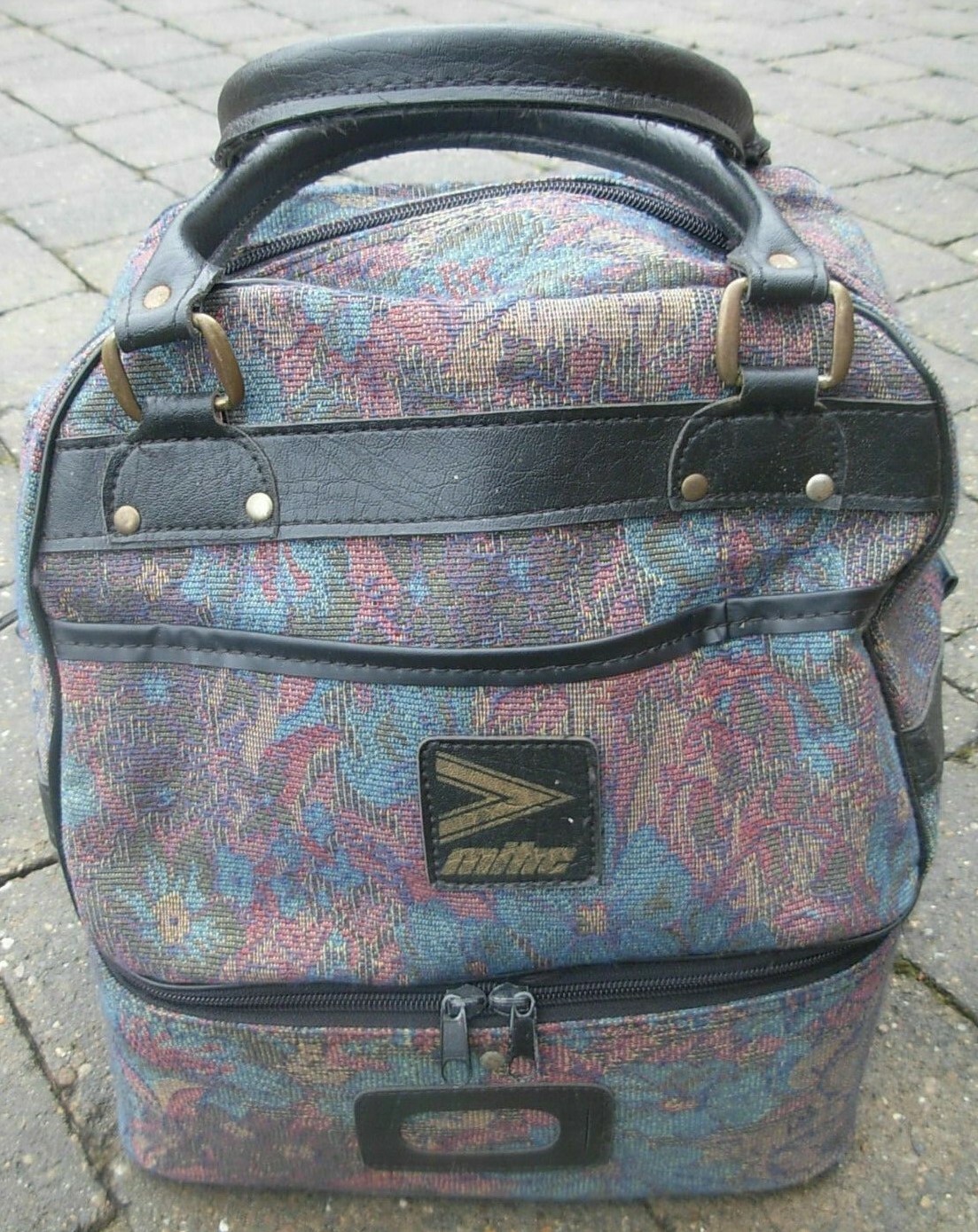 Mitre Bowls Bag for Four Bowls with Dividers Mitre Bowls Bag for Four Bowls with Dividers