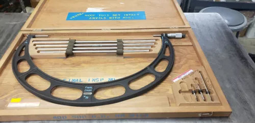 Starrett 224M 400-500mm OD Micrometer w/Etchings & Blue Paint in Case. lot#1