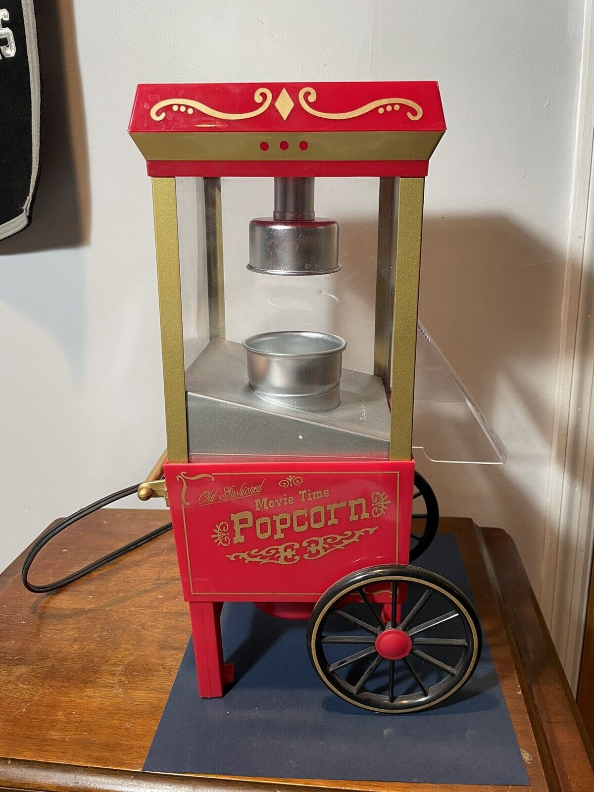 Old Fashioned Movie Time Popcorn Machine