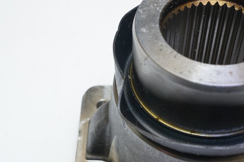READ! New Dorman Drive Shaft Pinion Yoke 697-547 For 1988-2010 Ford E-Series - Picture 3 of 6