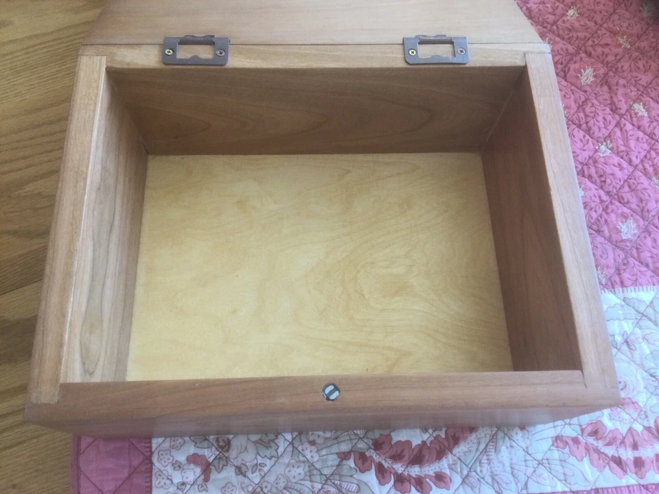 Handcrafted Handmade Hinged Lid Keepsake Storage Box Mahogany (?) - Image 4 of 4