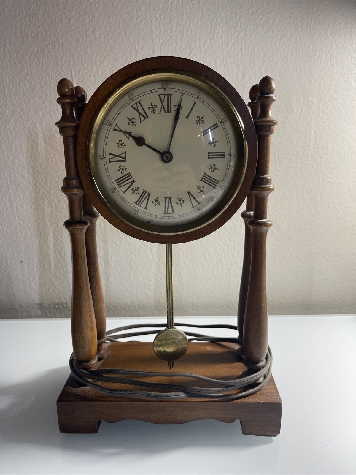 Vintage Trend Clock, Zeeland Michigan USA. Counter Clock Pendulum Model