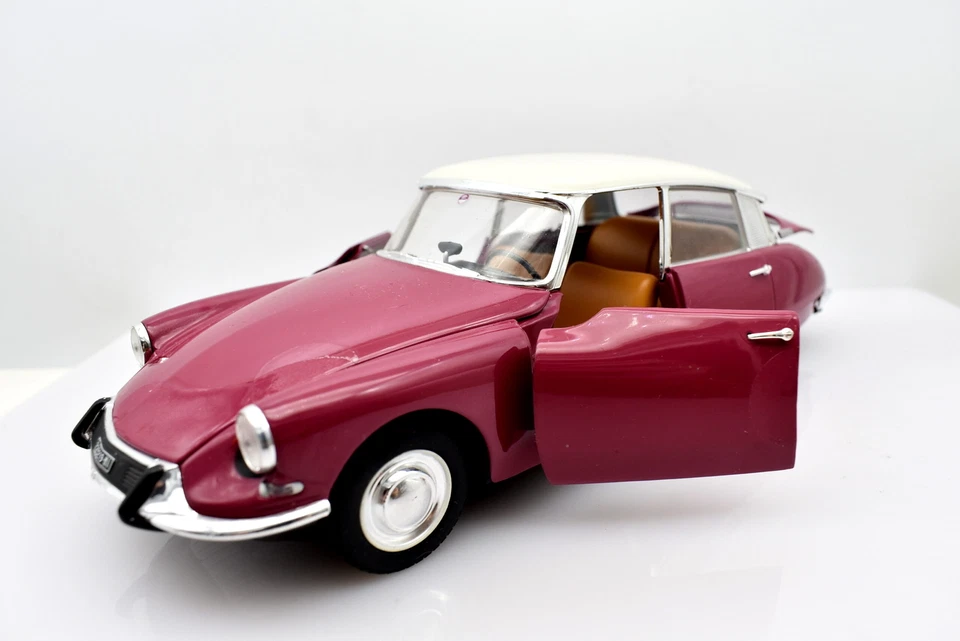 Modellino auto scala 1:24 CITROEN DS 19 quattroruote collection modellismo epoca - Immagine 2 di 4