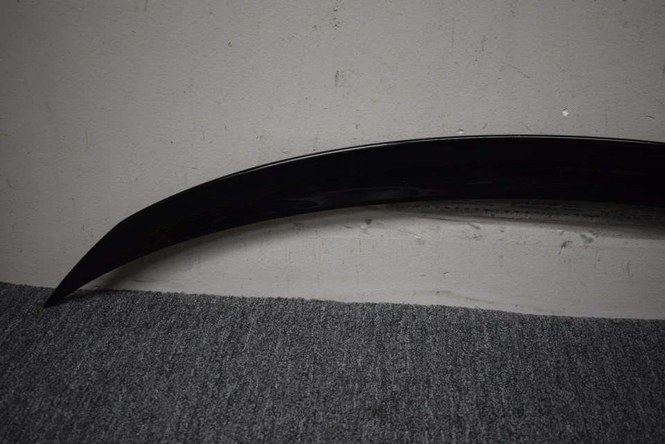 Mercedes Benz CLA45 2016 AMG alerón trasero moldura OEM de fábrica Foto 2 de 4