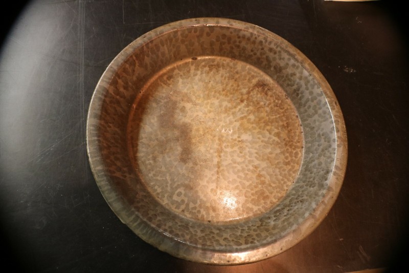 ANTIQUE  ENAMEL 10" PIE PAN