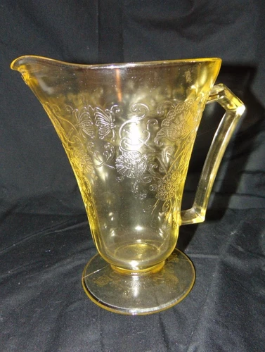 Vintage Hazel Atlas Florentine Yellow Depression Glass 1Qt Pitcher 7 1/2"