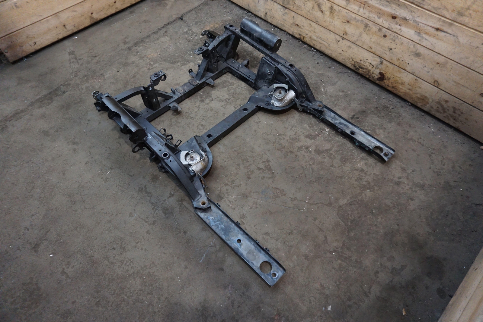 Front Engine Subframe Crossmember OEM 261715 Maserati Granturismo M145 2008-19