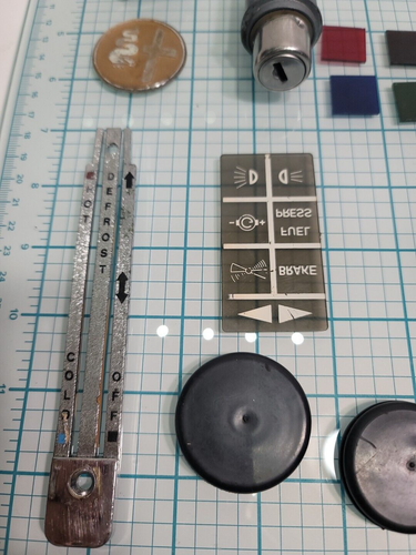 LOT of 1973 Alfa Romeo Bertone Miscellaneous Interior Parts and hardware - Bild 10 von 23