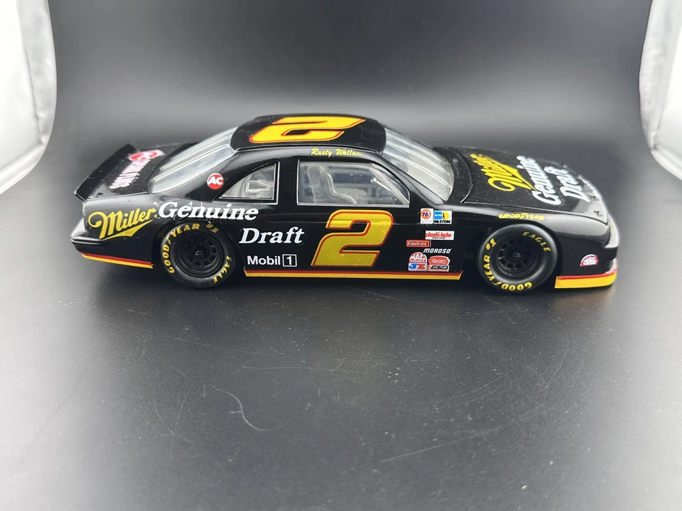Coche de carreras de metal Rusty Wallace #2 MGD Miller Genuine Draft 1991 Revell 1:24 Foto 3 de 4