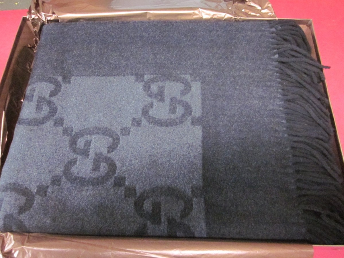 Authentic Gucci GG Monogram Guccissima Plaid BLK Gray Throw