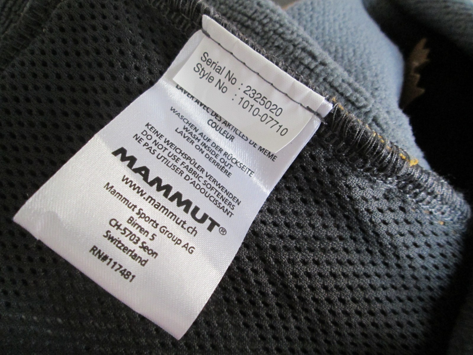 MAMMUT Ultimate INUIT Softshell Wind Stopper Hood… - image 9