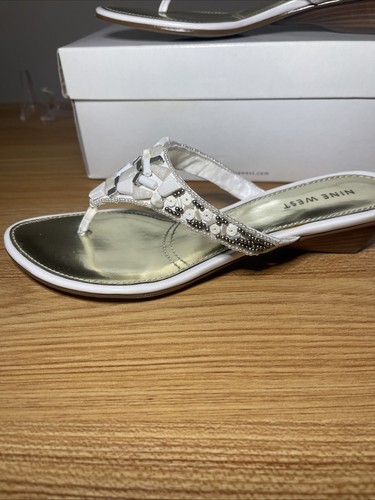 Nine West TRIVEA3Y women’s White/ Gold Thongs sandals With stones Sz 7.5M W/Box - Picture 6 of 24