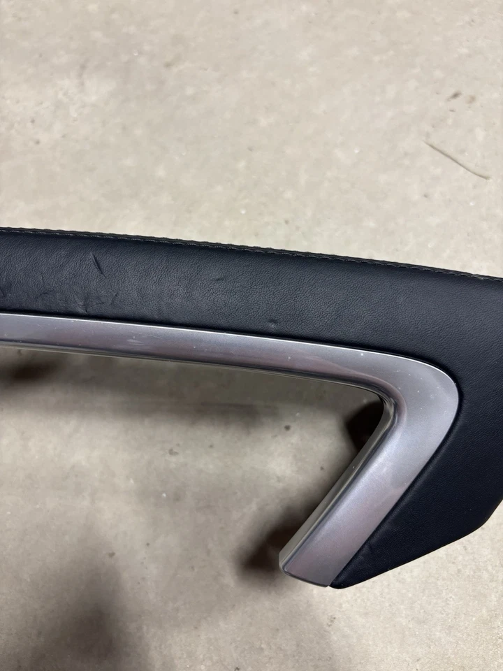 Porsche 911 Turbo/S Right Door Pull - Image 3 of 4