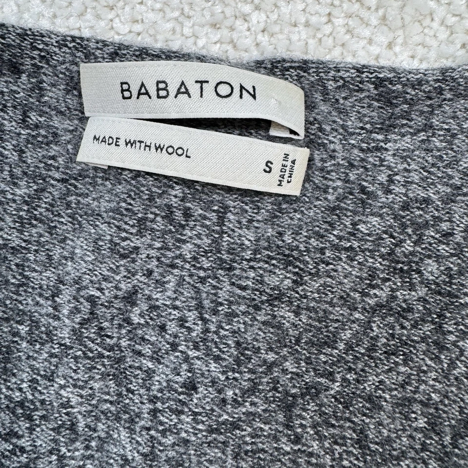 Suéter para mujer Babaton Aritzia gris mezcla de lana manga larga cuello en V pequeño Foto 4 de 4